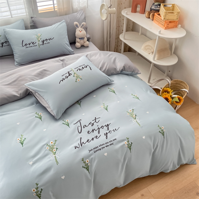 91家纺网 家纺一手货源 找家纺 眠帛 2022新款柔丝棉绣花四件套 伊町繁星蓝