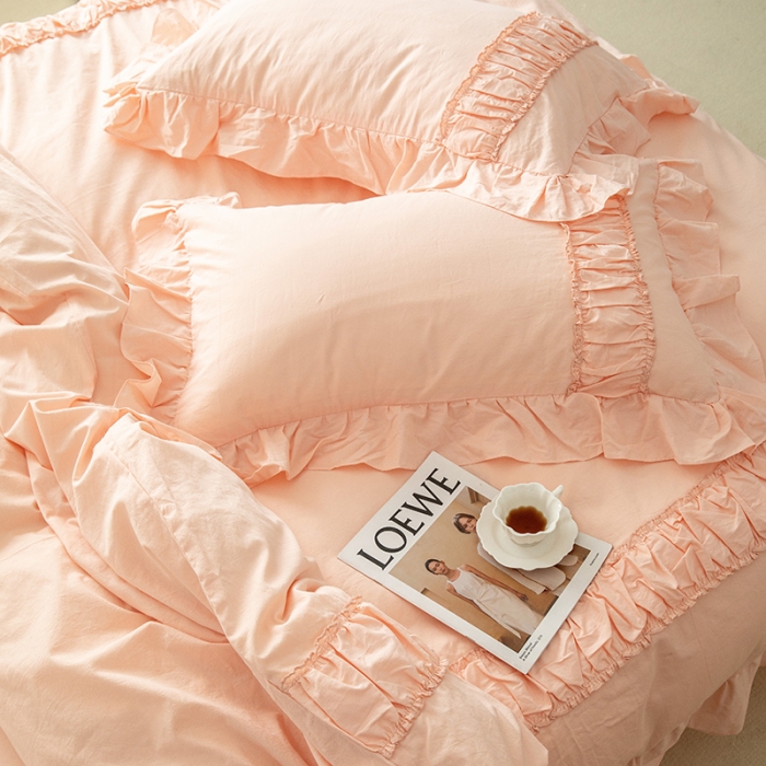 91家纺网 家纺一手货源 找家纺 玛奇朵 新款40s全棉水洗棉花边四件套-恬蜜系列 棚拍图 恬蜜-粉