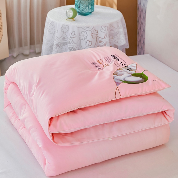 91家纺网 家纺一手货源 找家纺 丽卡家纺 2023新款春款蚕蛹棉蛋白春秋大豆被 蚕蛹棉蛋白大豆春秋被-粉