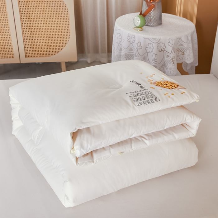 91家纺网 家纺一手货源 找家纺 丽卡家纺 2023新款大豆被春秋被-相亲相爱 相亲相爱大豆春秋被-白