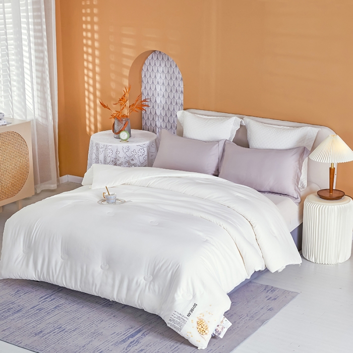 91家纺网 家纺一手货源 找家纺 丽卡家纺 2023新款大豆被春秋被-相亲相爱 相亲相爱大豆春秋被-白