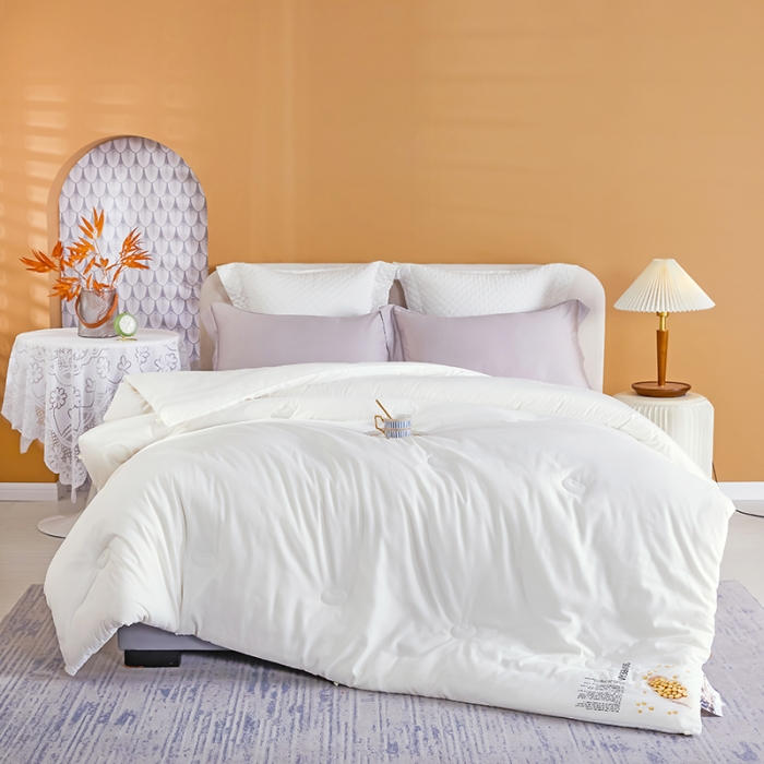 91家纺网 家纺一手货源 找家纺 丽卡家纺 2023新款大豆被春秋被-相亲相爱 相亲相爱大豆春秋被-白