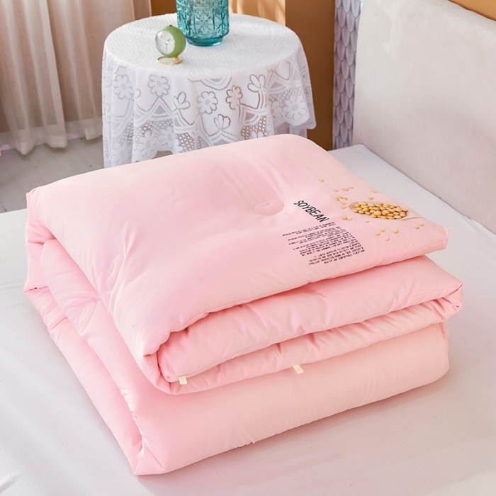 91家纺网 家纺一手货源 找家纺 丽卡家纺 2023新款大豆被春秋被-相亲相爱 相亲相爱大豆春秋被-粉