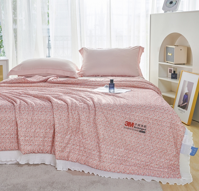 91家纺网 家纺一手货源 找家纺 丽卡家纺 2023新款凉感丝小香风大豆夏被 小香风-温柔粉