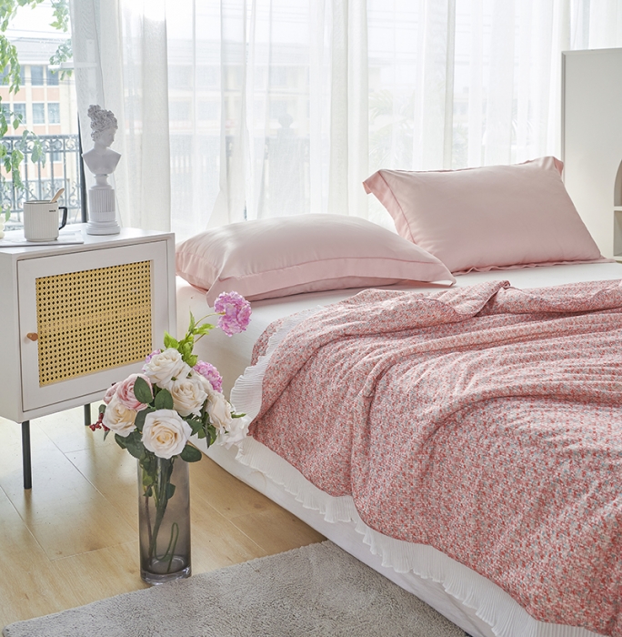 91家纺网 家纺一手货源 找家纺 丽卡家纺 2023新款凉感丝小香风大豆夏被 小香风-温柔粉