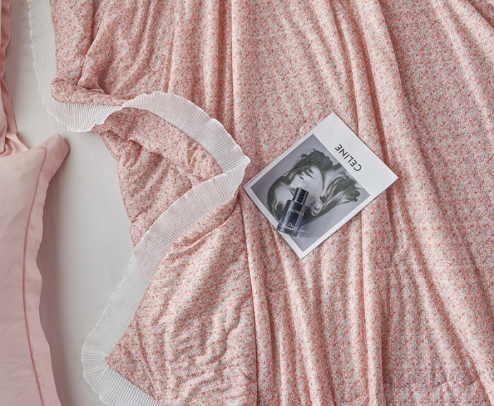 91家纺网 家纺一手货源 找家纺 丽卡家纺 2023新款凉感丝小香风大豆夏被 小香风-温柔粉