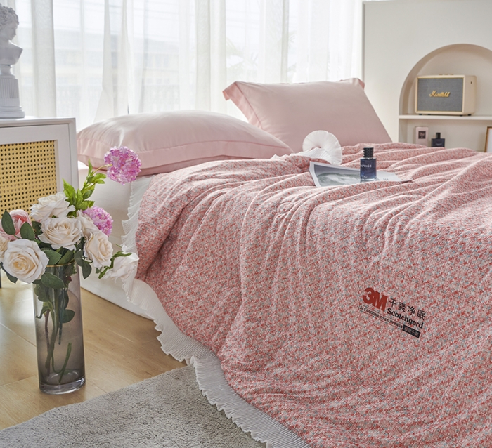 91家纺网 家纺一手货源 找家纺 丽卡家纺 2023新款凉感丝小香风大豆夏被 小香风-温柔粉