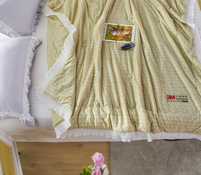 91家纺网 家纺一手货源 找家纺 丽卡家纺 2023新款凉感丝小香风大豆夏被 小香风-元气黄