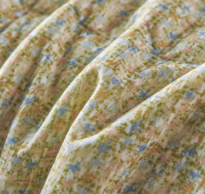 91家纺网 家纺一手货源 找家纺 丽卡家纺 2023新款凉感丝小香风大豆夏被 小香风-元气黄