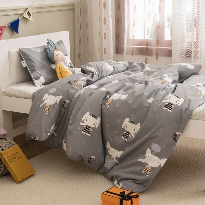 91家纺网 家纺一手货源 找家纺 良佐生活2022新款定制60支卡通儿童被套 灰象宁宁