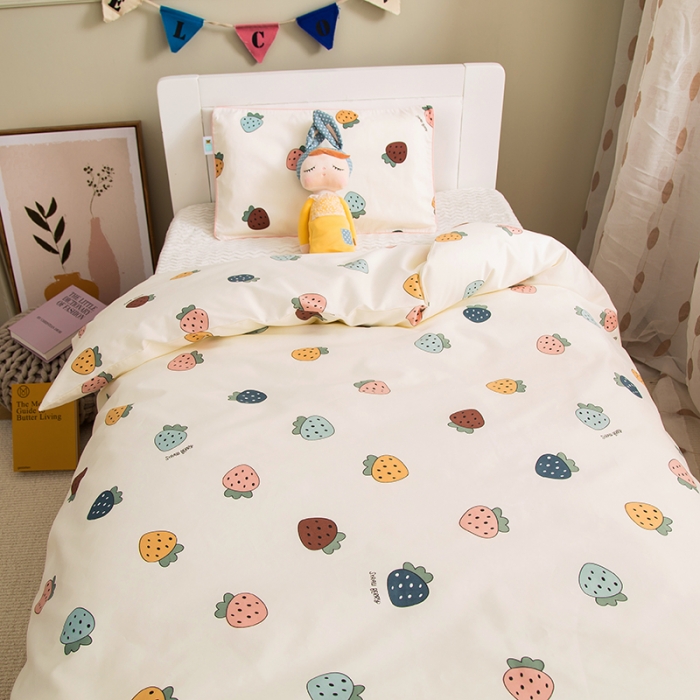 91家纺网 家纺一手货源 找家纺 良佐生活2022新款定制60支卡通儿童被套 草莓小町