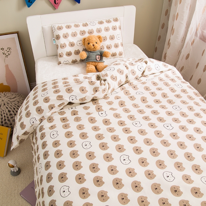 91家纺网 家纺一手货源 找家纺 良佐生活2022新款定制60支卡通儿童被套 小熊欢乐谷