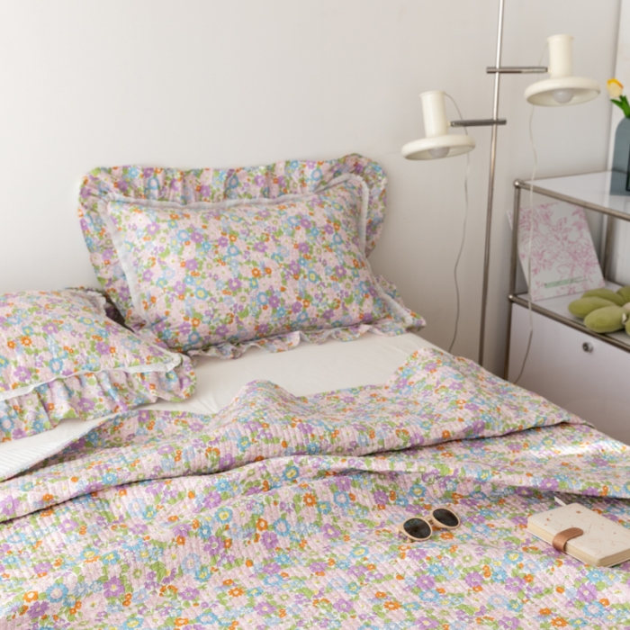 91家纺网 家纺一手货源 找家纺 淑女公社家纺 2022新款纯棉13372韩版镂空小花边床盖 姹紫嫣红