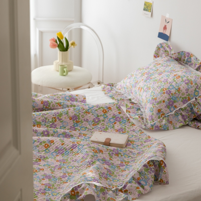 91家纺网 家纺一手货源 找家纺 淑女公社家纺 2022新款纯棉13372韩版镂空小花边床盖 姹紫嫣红