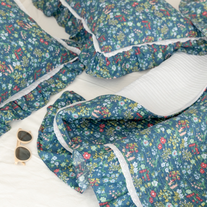 91家纺网 家纺一手货源 找家纺 淑女公社家纺 2022新款纯棉13372韩版镂空小花边床盖 绿肥红瘦