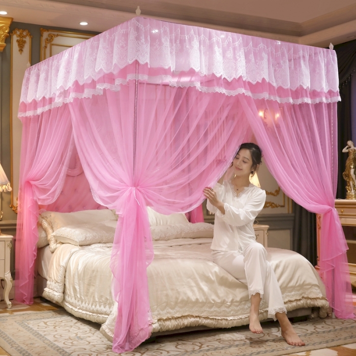 91家纺网 家纺一手货源 找家纺 初心家纺 2025新款升级款三开门宫廷蚊帐-春暖花开 粉色