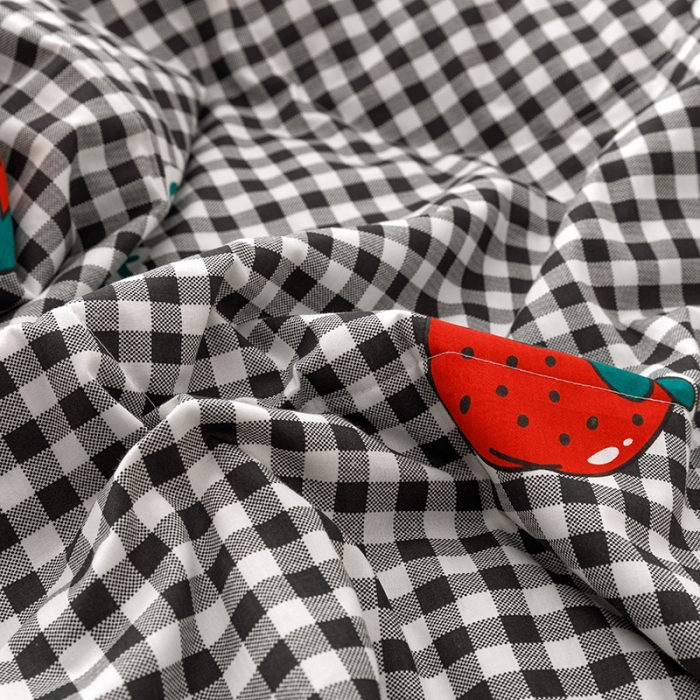 91家纺网 家纺一手货源 找家纺 莱宁被业2022新款13070纯棉抗菌夏凉被全棉夏被四件套 草莓兔