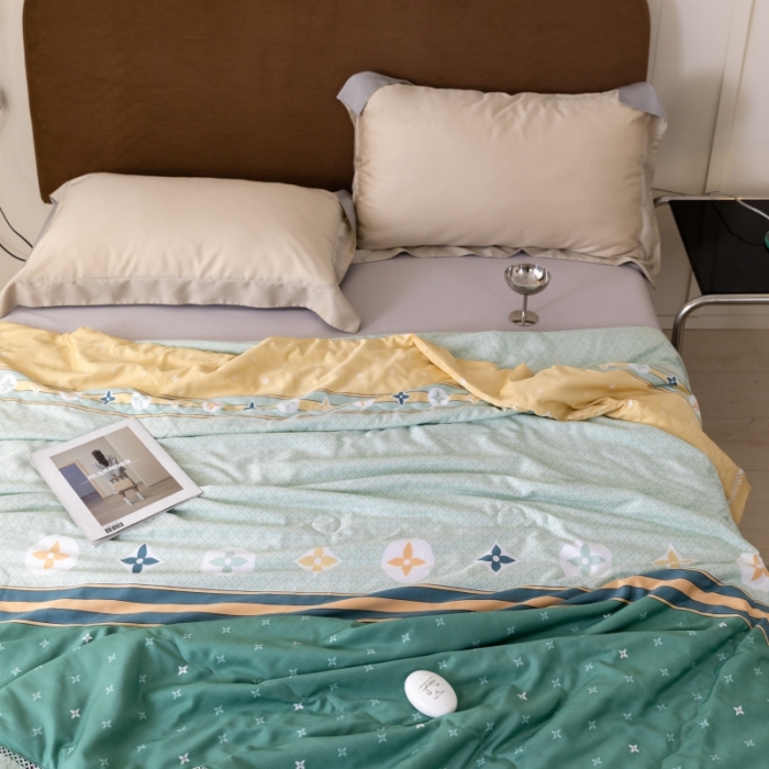 91家纺网 家纺一手货源 找家纺 棉生活家纺 2022新款莫代尔天丝夏被戴斯绿