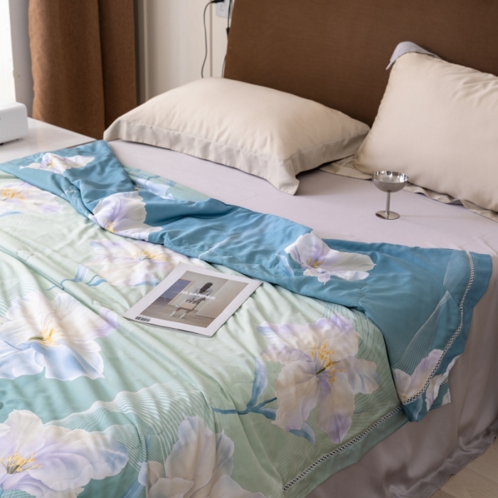 91家纺网 家纺一手货源 找家纺 棉生活家纺 2022新款莫代尔天丝夏被浮蕊绿