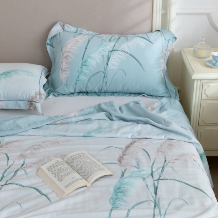 91家纺网 家纺一手货源 找家纺 棉生活家纺 2022新款莫代尔天丝夏被甘棠灰绿