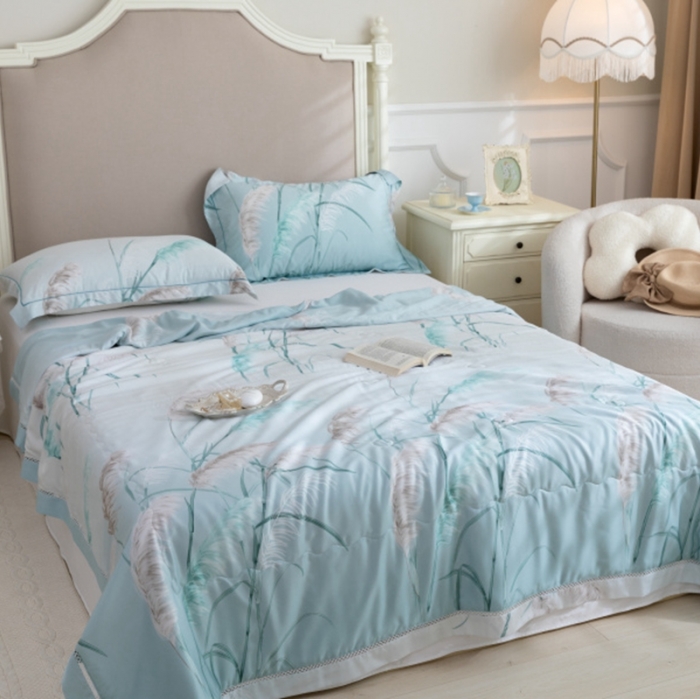 91家纺网 家纺一手货源 找家纺 棉生活家纺 2022新款莫代尔天丝夏被甘棠灰绿