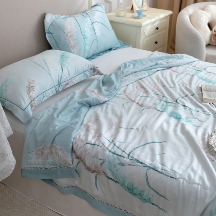 91家纺网 家纺一手货源 找家纺 棉生活家纺 2022新款莫代尔天丝夏被甘棠灰绿