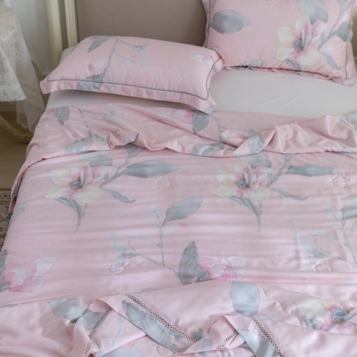 91家纺网 家纺一手货源 找家纺 棉生活家纺 2022新款莫代尔天丝夏被若兮粉