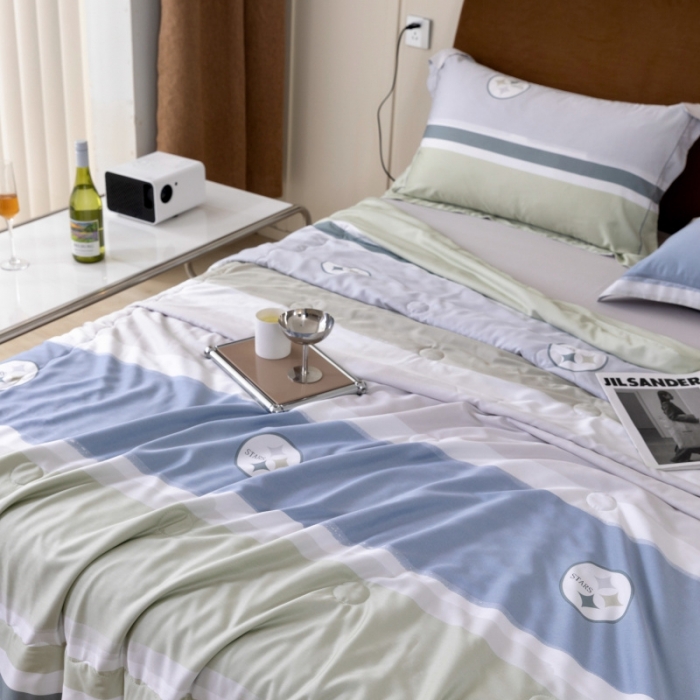 91家纺网 家纺一手货源 找家纺 棉生活家纺 2022新款莫代尔天丝夏被星痕绿