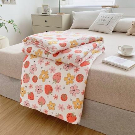 91家纺网 家纺一手货源 找家纺 佰亿莱 2024新款针织大豆纤维夏被 草莓乐园