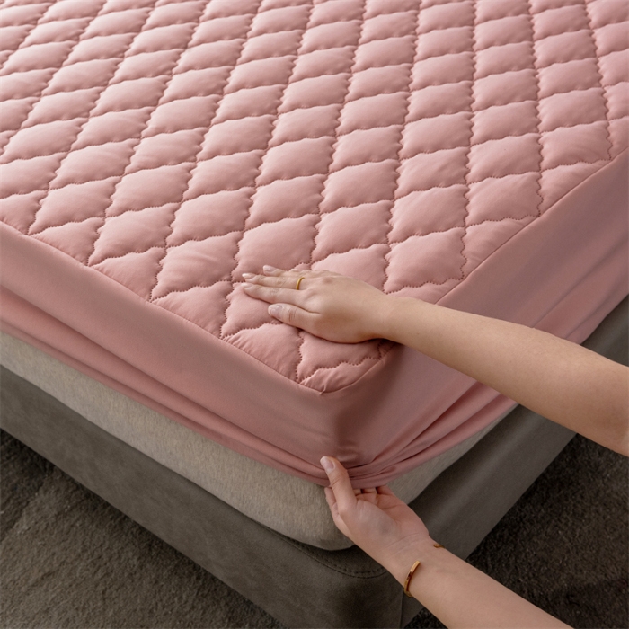 91家纺网 家纺一手货源 找家纺 雯豆2022新款磨毛夹棉防水床笠单件席纯色防水透气床罩厚款  青春粉