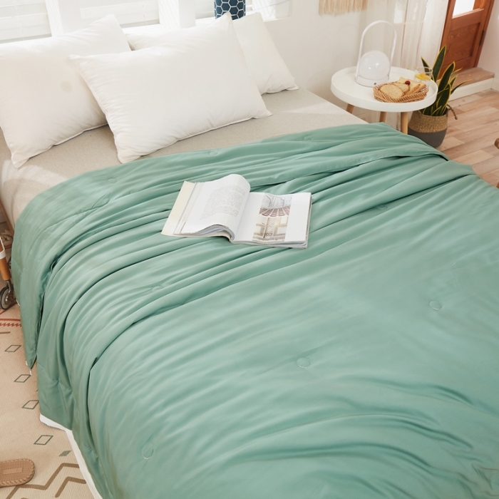 91家纺网 家纺一手货源 找家纺 找底底家纺 2022新款负离子功能性夏被 苹果绿