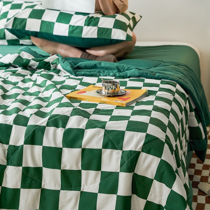 91家纺网 家纺一手货源 找家纺 莱福仕2024新款棋盘格风格夏被四件套 复古绿