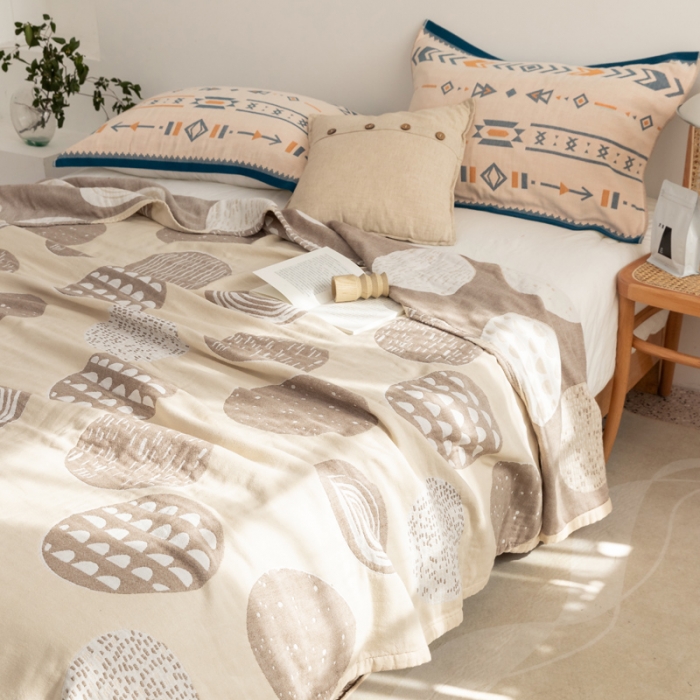 91家纺网 家纺一手货源 找家纺 朴尔家纺 2022年新品波西米亚风全棉四层纱布毛巾被 圈点人生-驼