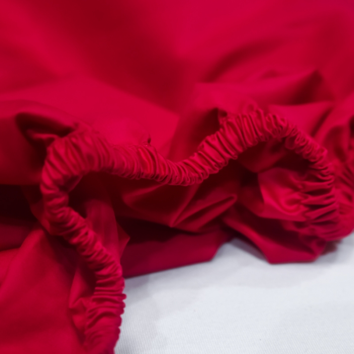 91家纺网 家纺一手货源 找家纺 秀色2025新100支贡缎长绒棉纯色单床笠单件 梦易-海棠红