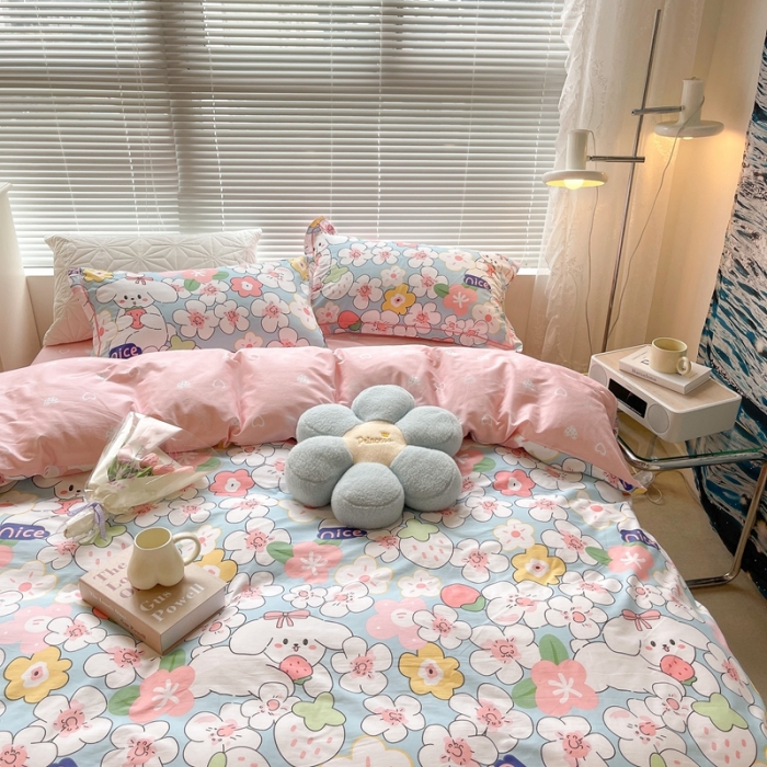 91家纺网 家纺一手货源 找家纺 昔可家纺 2022新款13070工艺款全棉四件套 蓝樱花兔