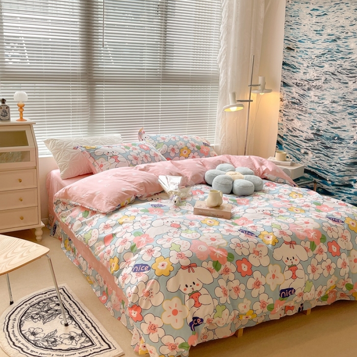 91家纺网 家纺一手货源 找家纺 昔可家纺 2022新款13070工艺款全棉四件套 蓝樱花兔