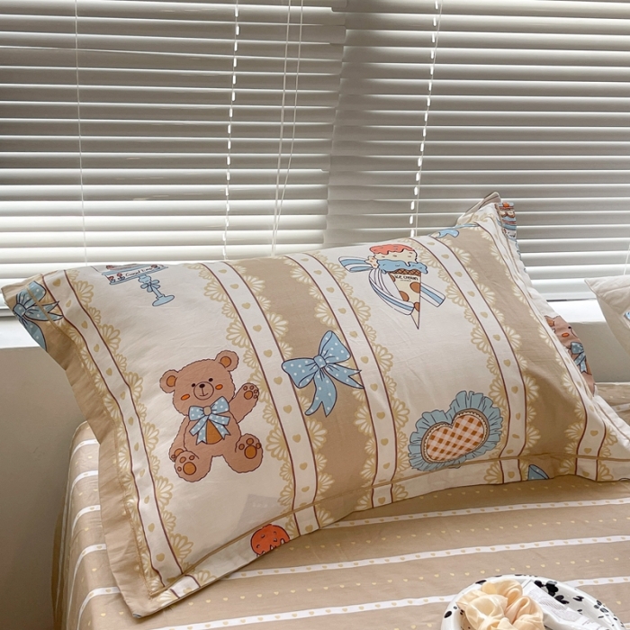 91家纺网 家纺一手货源 找家纺 昔可家纺 2022新款13070工艺款全棉四件套竖条蛋糕熊咖