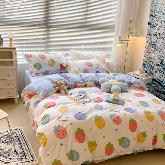 91家纺网 家纺一手货源 找家纺 昔可家纺 2022新款13070工艺款全棉四件套 小波点草莓