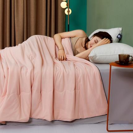 91家纺网 家纺一手货源 找家纺 梦镜 2025新款A类冰淇淋凉感丝夏凉被 香妃粉