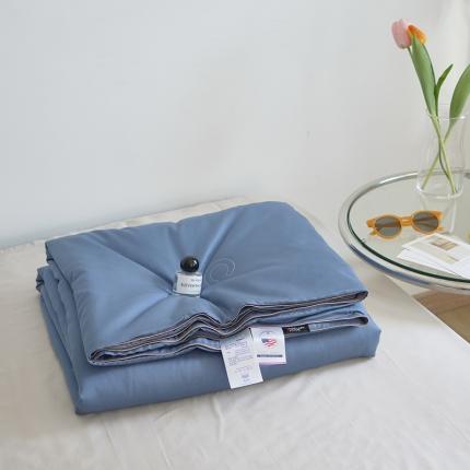91家纺网 家纺一手货源 找家纺 巴宝路 2025新款玻尿酸冰冰被凉感夏被冰淇淋夏被 宾利蓝