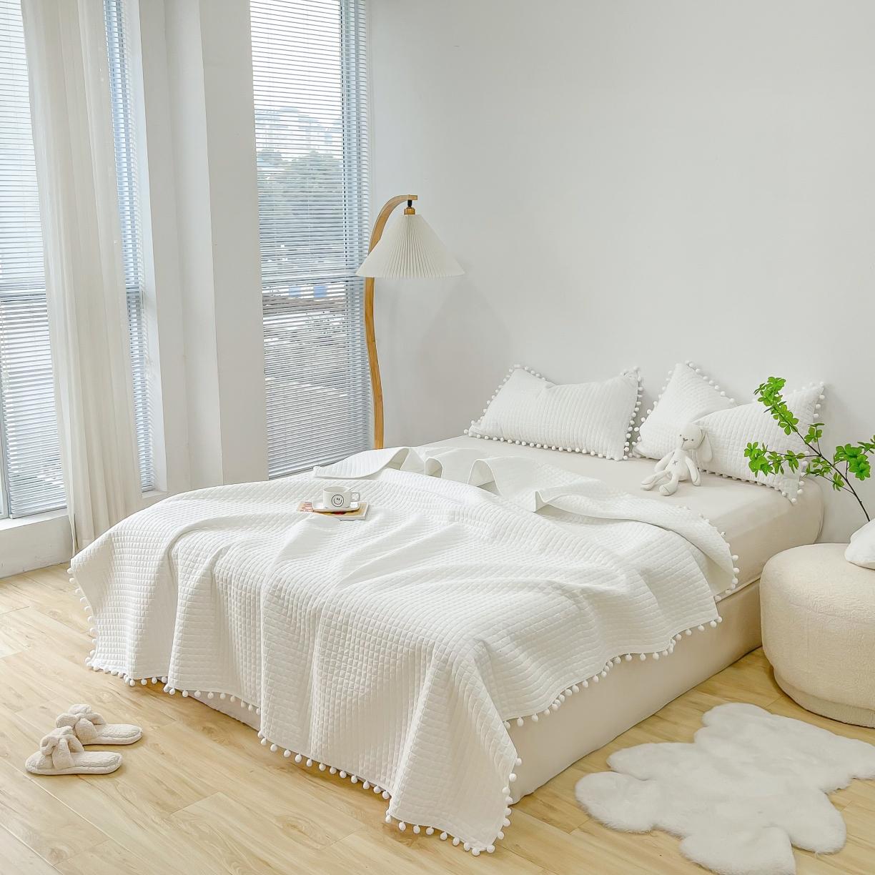 91家纺网 家纺一手货源 找家纺 乐卧 2026新款球球边水洗棉夏凉被-乐趣 奶油白