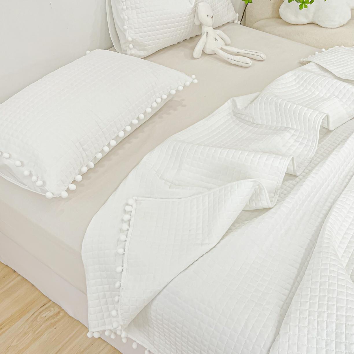 91家纺网 家纺一手货源 找家纺 乐卧 2026新款球球边水洗棉夏凉被-乐趣 奶油白