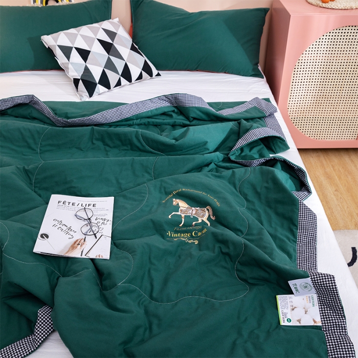 91家纺网 家纺一手货源 找家纺 vip被业 2022新款千鸟格水洗棉夏被 青山黛