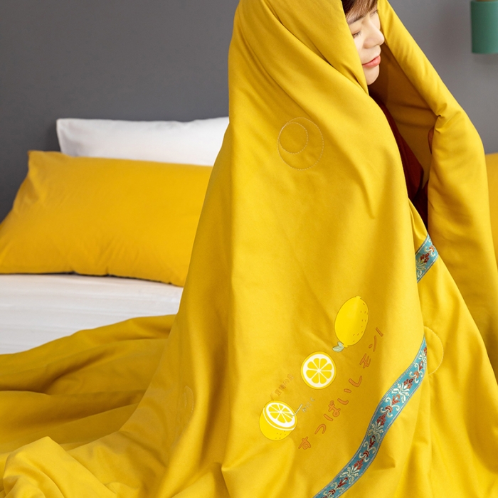 91家纺网 家纺一手货源 找家纺 vip被业 2022新款清香夏被 贵族黄