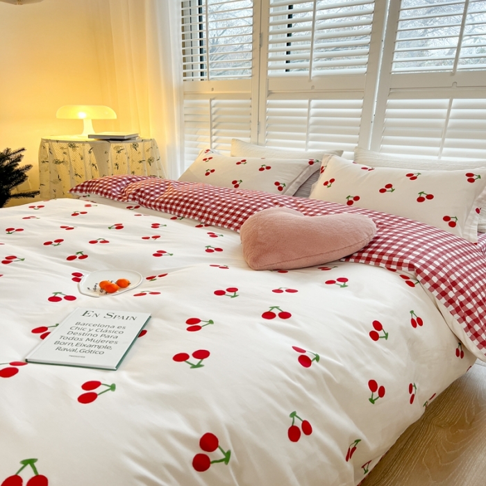 91家纺网 家纺一手货源 找家纺 柚子2022新款40支13372全棉印花四件套 小樱桃