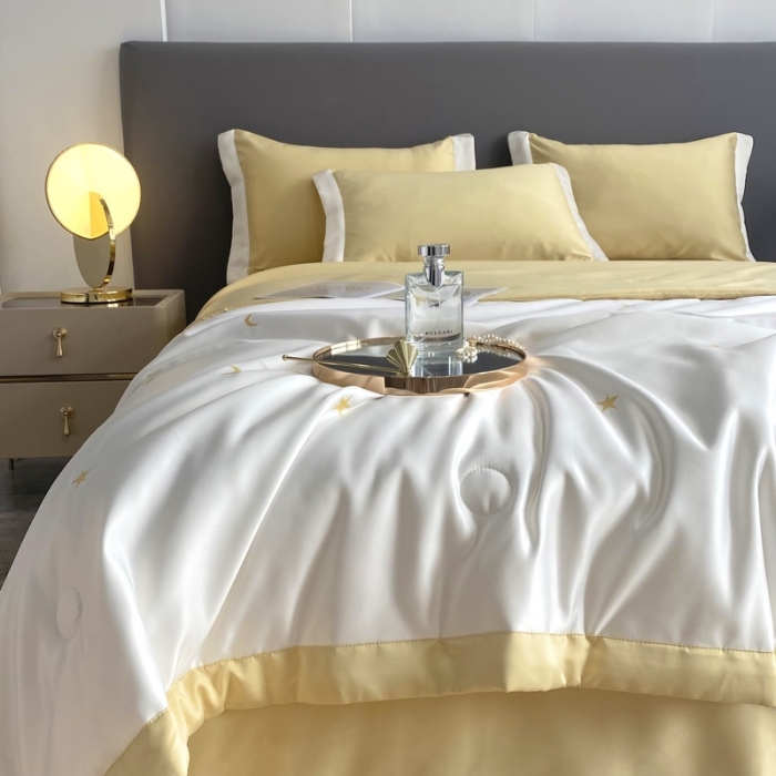 91家纺网 家纺一手货源 找家纺 优悦生活馆 2022新款冰丝夏被四件套 星月-白黄