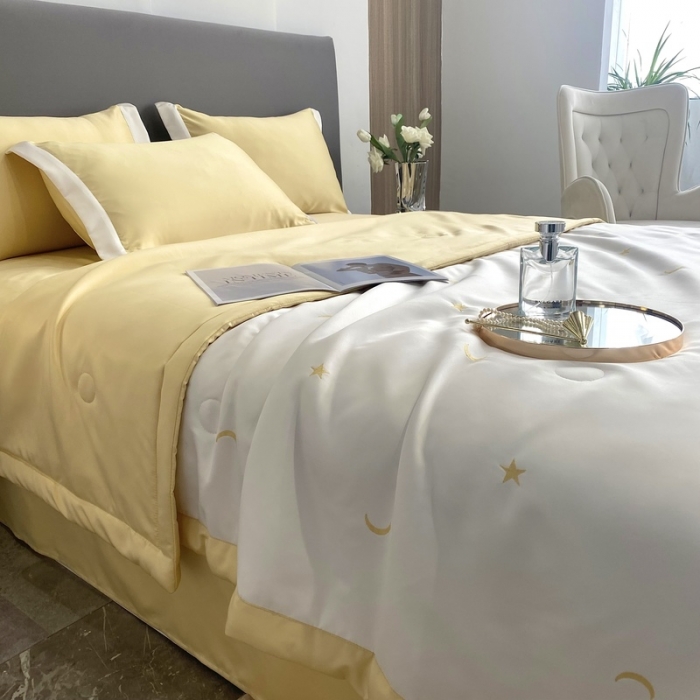 91家纺网 家纺一手货源 找家纺 优悦生活馆 2022新款冰丝夏被四件套 星月-白黄