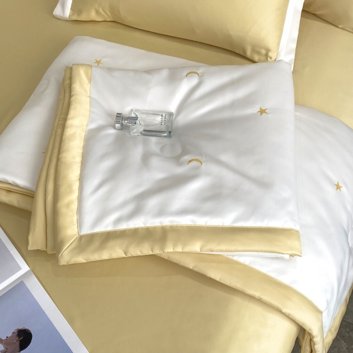 91家纺网 家纺一手货源 找家纺 优悦生活馆 2022新款冰丝夏被四件套 星月-白黄