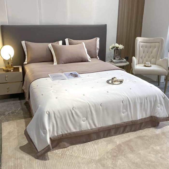 91家纺网 家纺一手货源 找家纺 优悦生活馆 2022新款冰丝夏被四件套 星月-白卡其