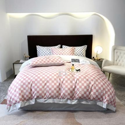 91家纺网 家纺一手货源 找家纺 优悦生活馆 2022新款棋盘格冰丝四件套 棋盘-粉